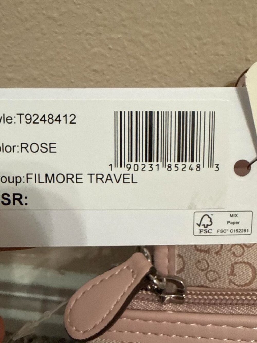 Set of two Guess pink cosmetic bags with the tags still attached - Picture 3 of 3